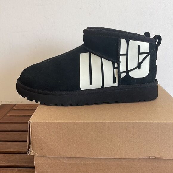 UGG Classic Ultra Mini Chopd Black Women Size 7 - Picture 8 of 13